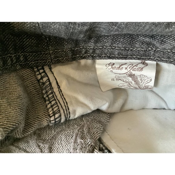 BAIHE & YASTH EMBROIDERED AND SEQUINED DENIM SHORTS SZ 29 - Picture 10 of 10